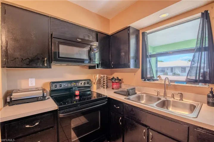 214  Eaglesmere  DR, Lehigh Acres, FL 33936