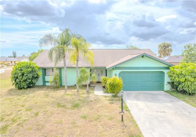 214  Eaglesmere  DR, Lehigh Acres, FL 33936