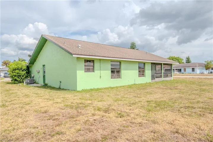 214  Eaglesmere  DR, Lehigh Acres, FL 33936