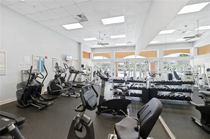 7685  Meadow Lakes  DR, Naples, FL 34104