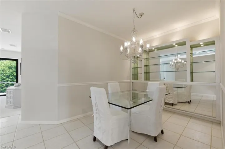 7685  Meadow Lakes  DR, Naples, FL 34104