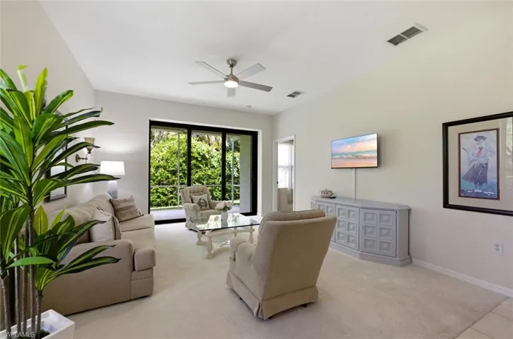 7685  Meadow Lakes  DR, Naples, FL 34104