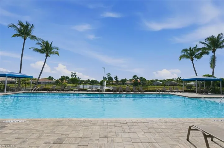7685  Meadow Lakes  DR, Naples, FL 34104