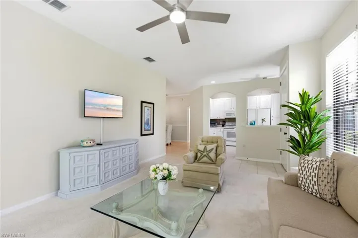 7685  Meadow Lakes  DR, Naples, FL 34104