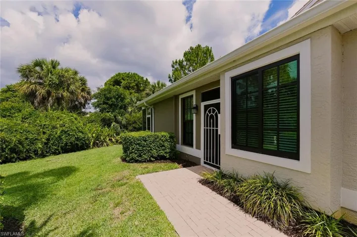 7685  Meadow Lakes  DR, Naples, FL 34104
