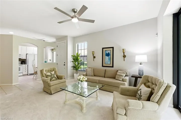 7685  Meadow Lakes  DR, Naples, FL 34104