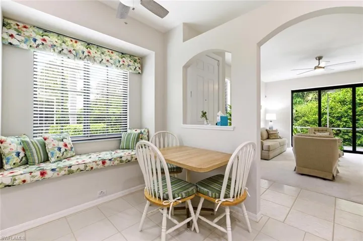 7685  Meadow Lakes  DR, Naples, FL 34104