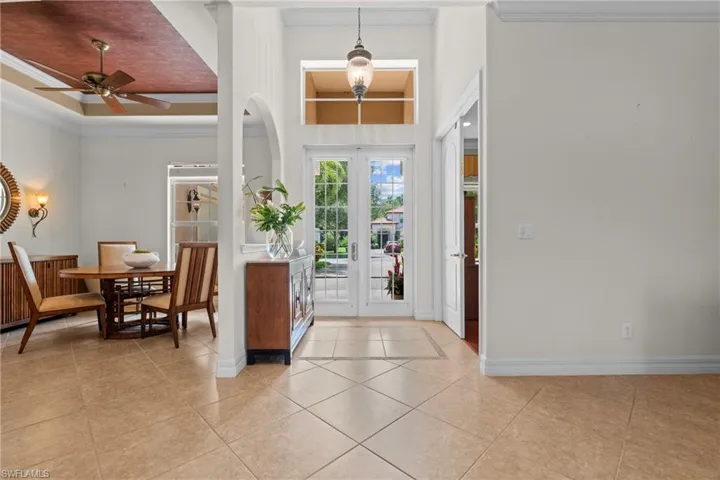 383 Cypress Way W, Naples, Florida 34110