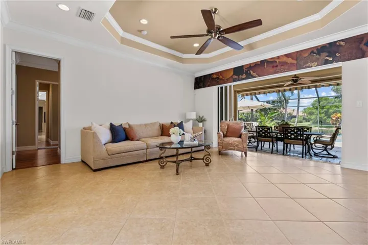 383 Cypress Way W, Naples, Florida 34110