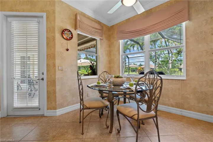 383 Cypress Way W, Naples, Florida 34110