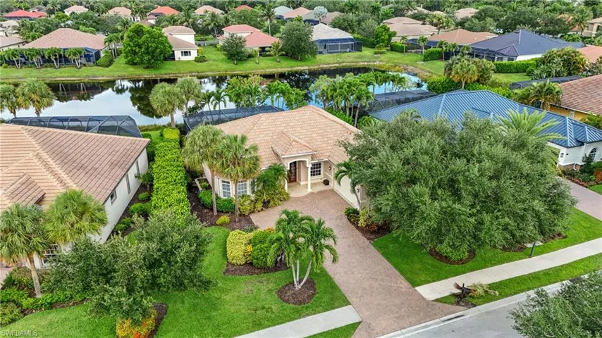 383 Cypress Way W, Naples, Florida 34110