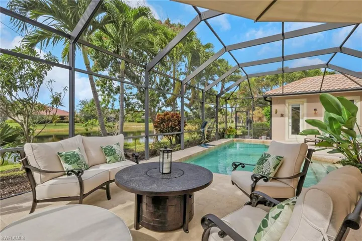 383  Cypress W WAY, Naples, FL 34110