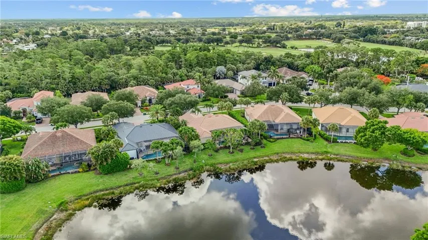 383 Cypress Way W, Naples, Florida 34110