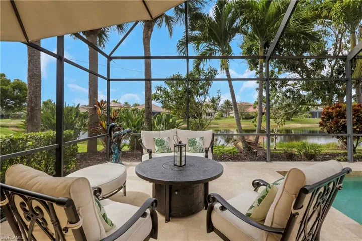 383  Cypress W WAY, Naples, FL 34110