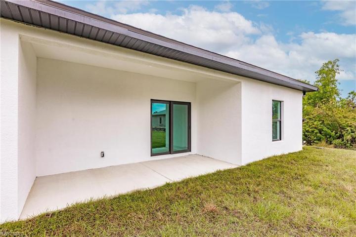 5036-5038  Jones  DR, Lehigh Acres, FL 33973