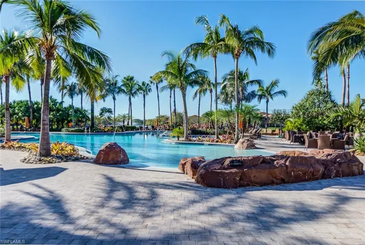 Paseo Resort Pool