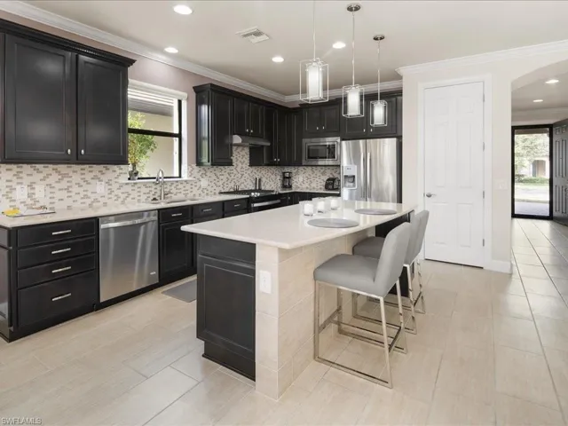 7263  Live Oak  DR, Naples, FL 34114