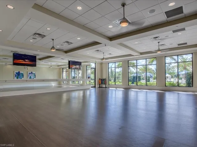 7263  Live Oak  DR, Naples, FL 34114