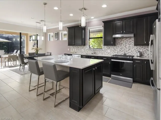 7263  Live Oak  DR, Naples, FL 34114