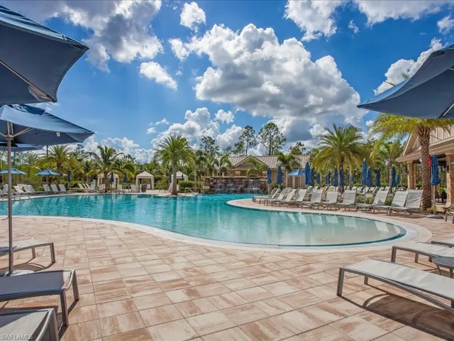 7263  Live Oak  DR, Naples, FL 34114