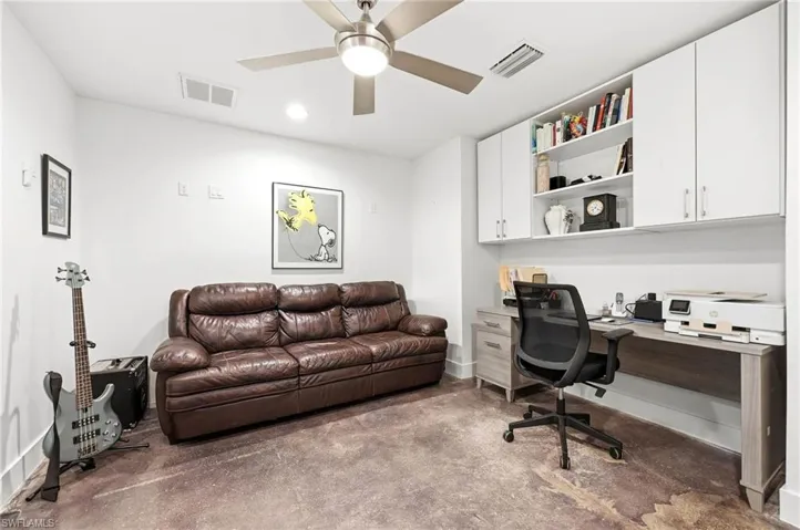 Den/Flex Space