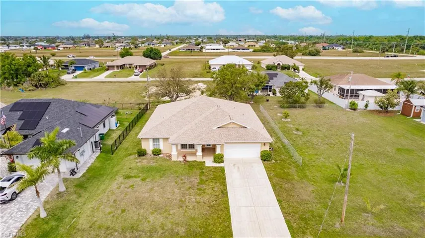 2225 NE 15th TER, CAPE CORAL FL 33909