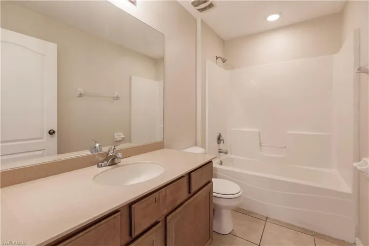 2225 NE 15th TER, CAPE CORAL FL 33909