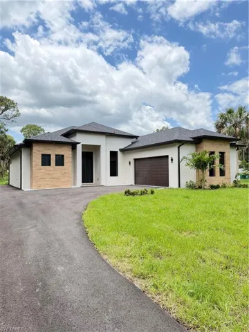 377 2nd St Ne, Naples, Florida 34120