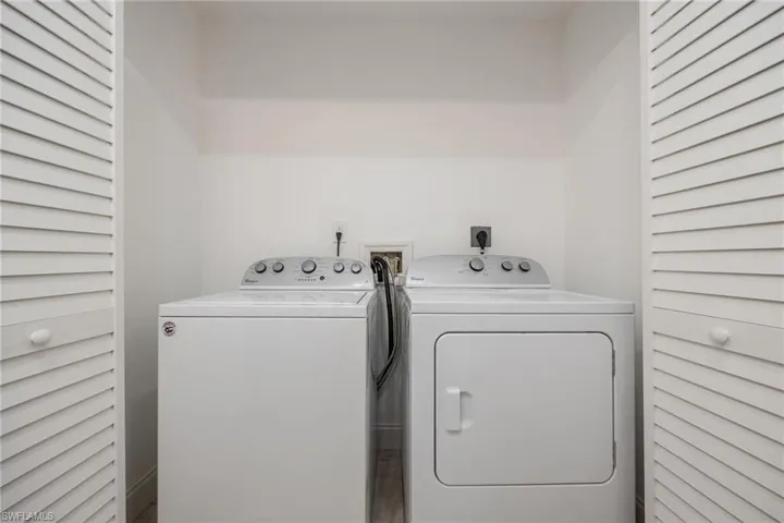 11674 Pointe Circle Dr, Fort Myers, Florida 33908