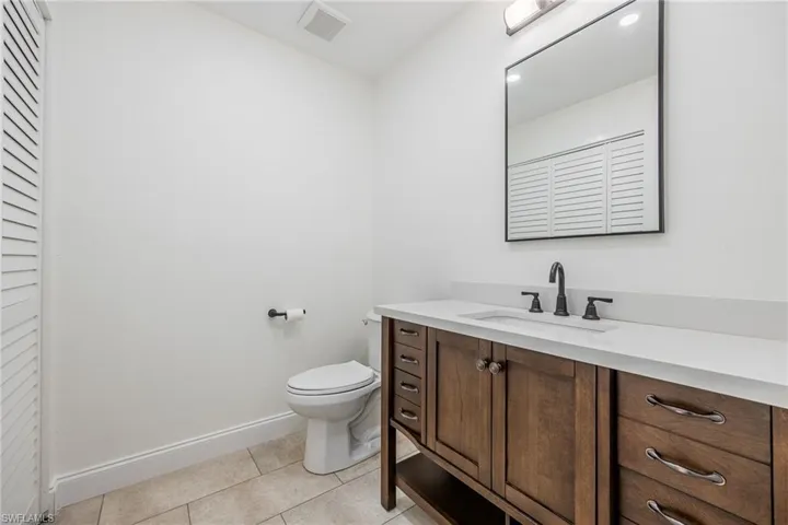 11674 Pointe Circle Dr, Fort Myers, Florida 33908