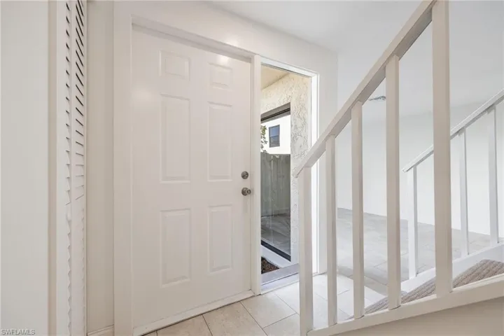 11674 Pointe Circle Dr, Fort Myers, Florida 33908