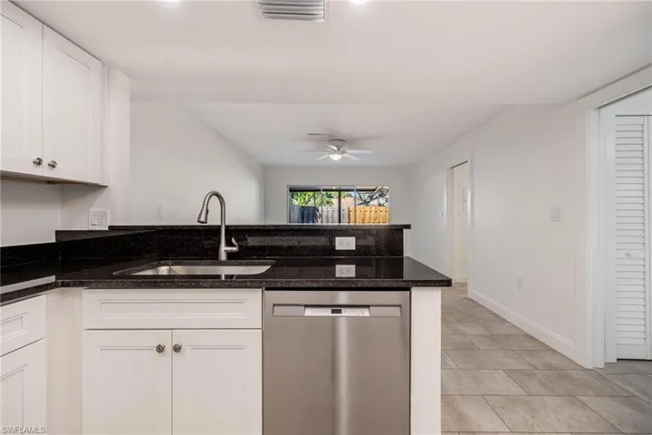 11674 Pointe Circle Dr, Fort Myers, Florida 33908