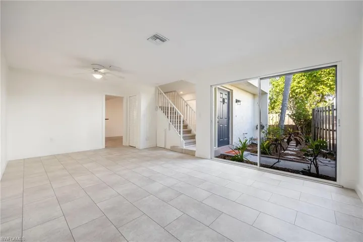 11674 Pointe Circle Dr, Fort Myers, Florida 33908