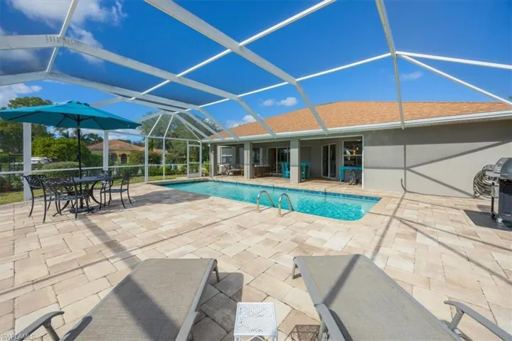 Plenty of room under the Pool Cage