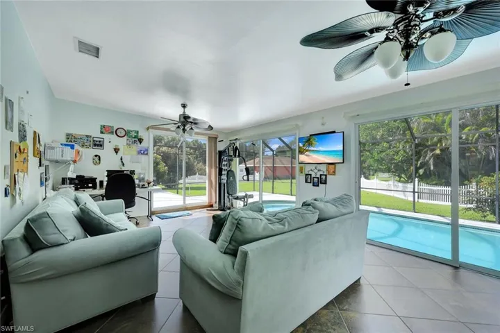 360 16th Ave Nw, Naples, Florida 34120