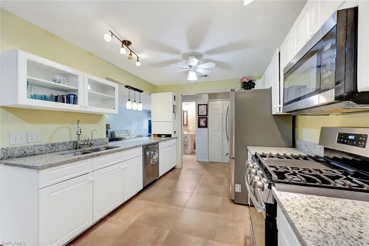 360 16th Ave Nw, Naples, Florida 34120