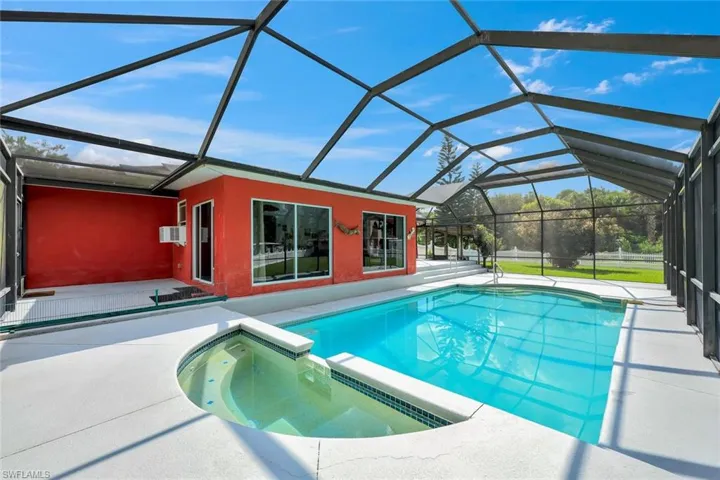 360 16th Ave Nw, Naples, Florida 34120