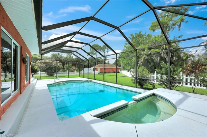 360 16th Ave Nw, Naples, Florida 34120