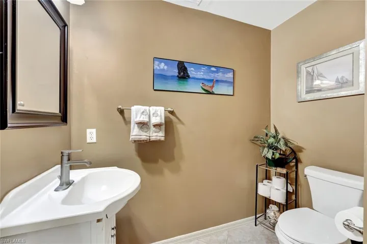 360 16th Ave Nw, Naples, Florida 34120