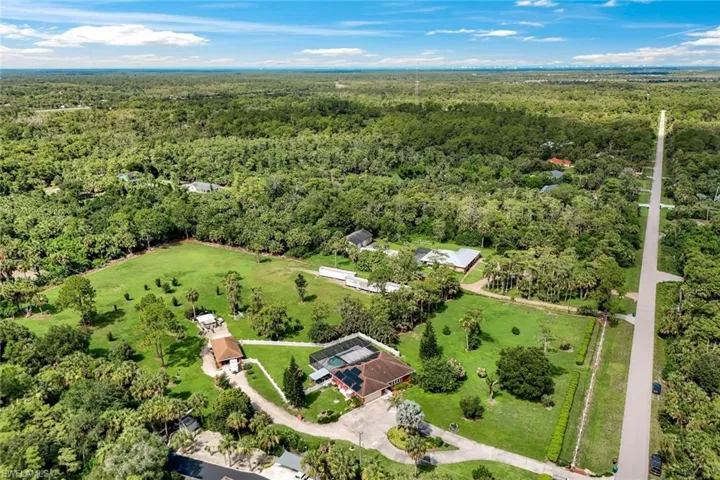 360 16th Ave Nw, Naples, Florida 34120