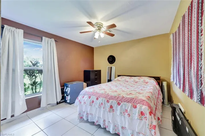 360 16th Ave Nw, Naples, Florida 34120