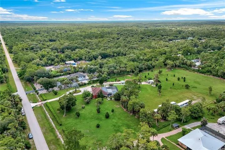 360 16th Ave Nw, Naples, Florida 34120