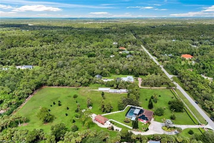 360 16th Ave Nw, Naples, Florida 34120