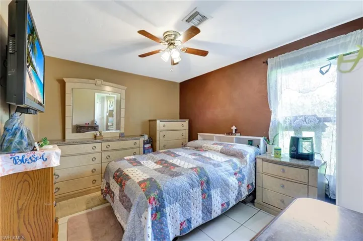 360 16th Ave Nw, Naples, Florida 34120