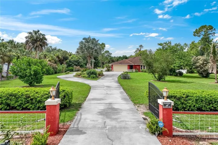 360 16th Ave Nw, Naples, Florida 34120