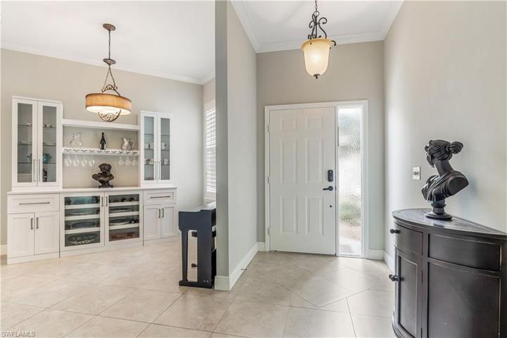 Foyer / front door