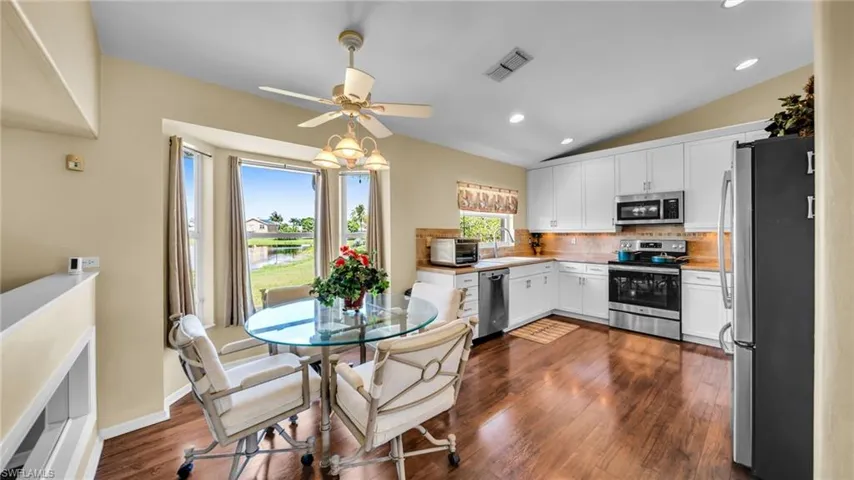 Gorgeous Eat in Kitchen With Enormous light and a Big Lake View