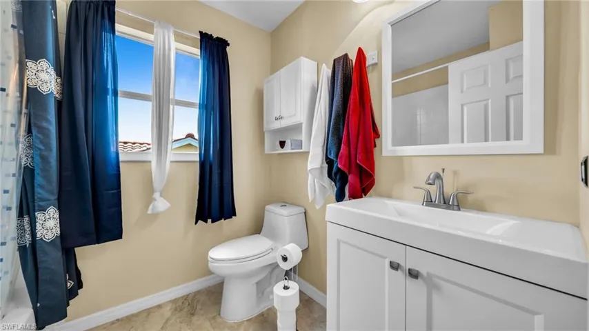 Full Guest Bathroom