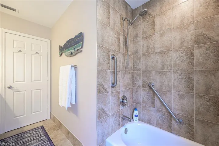 672  100th  AVE, Naples, FL 34108
