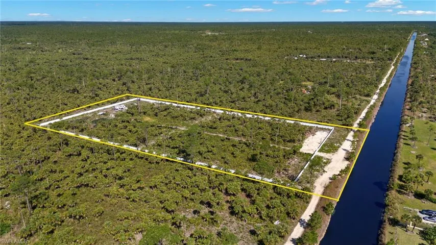 2455  Woodland Estates  RD, Naples, FL 34117